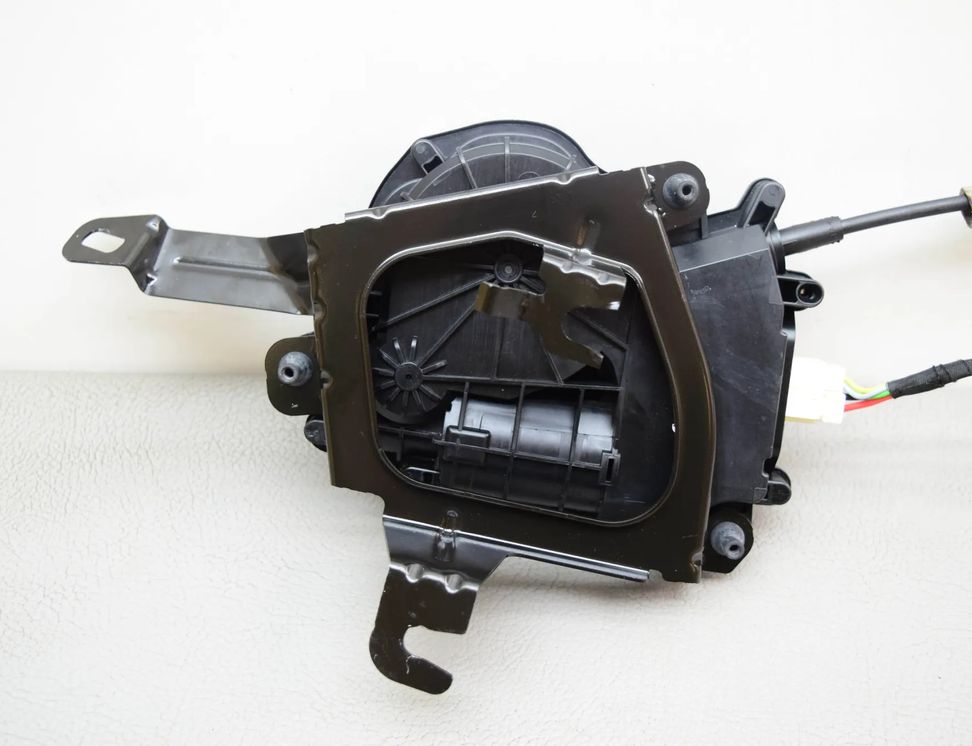 BMW 4 Series F32/F33/F36 (2013-2020) Tailgate Boot Lock 966853,912935,72695440 27502190