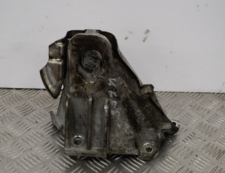 BMW 3 Series E90/E91/E92/E93 (2004-2013) Engine Bracket Right Side 6790022 2646354