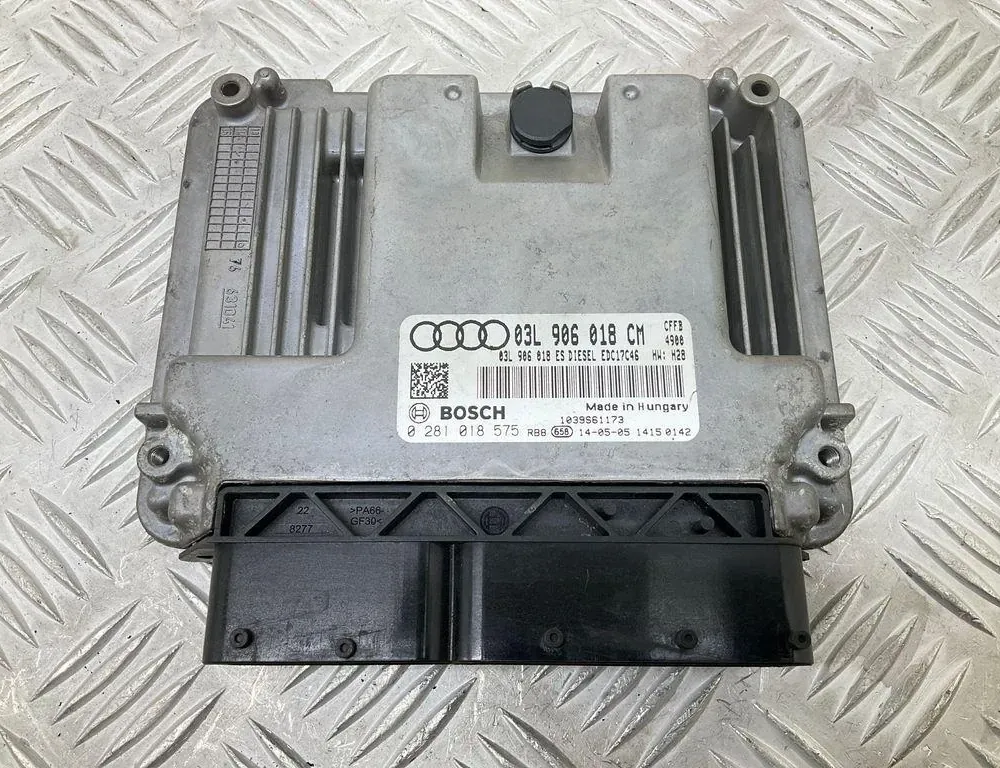 AUDI Q3 8U (2011-2020) Engine Control Unit ECU 03L906018CM 34731528