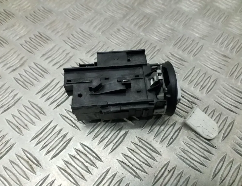 VOLKSWAGEN Passat B7 (2010-2015) Ignition Lock 3C0905843AD 34710127