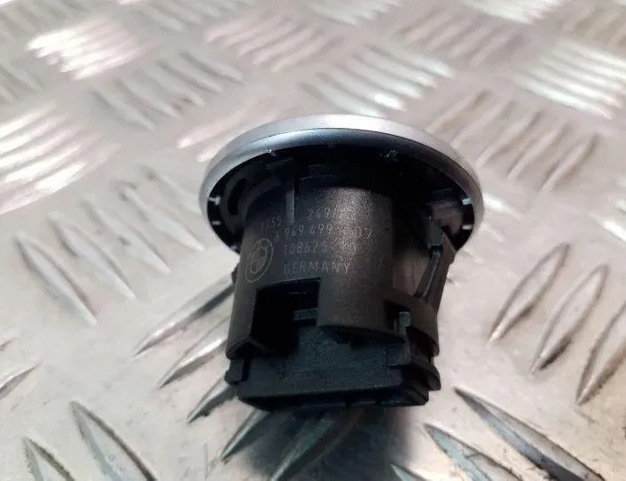BMW 1 Series E81/E82/E87/E88 (2004-2013) Ignition Button 6949499 25133558