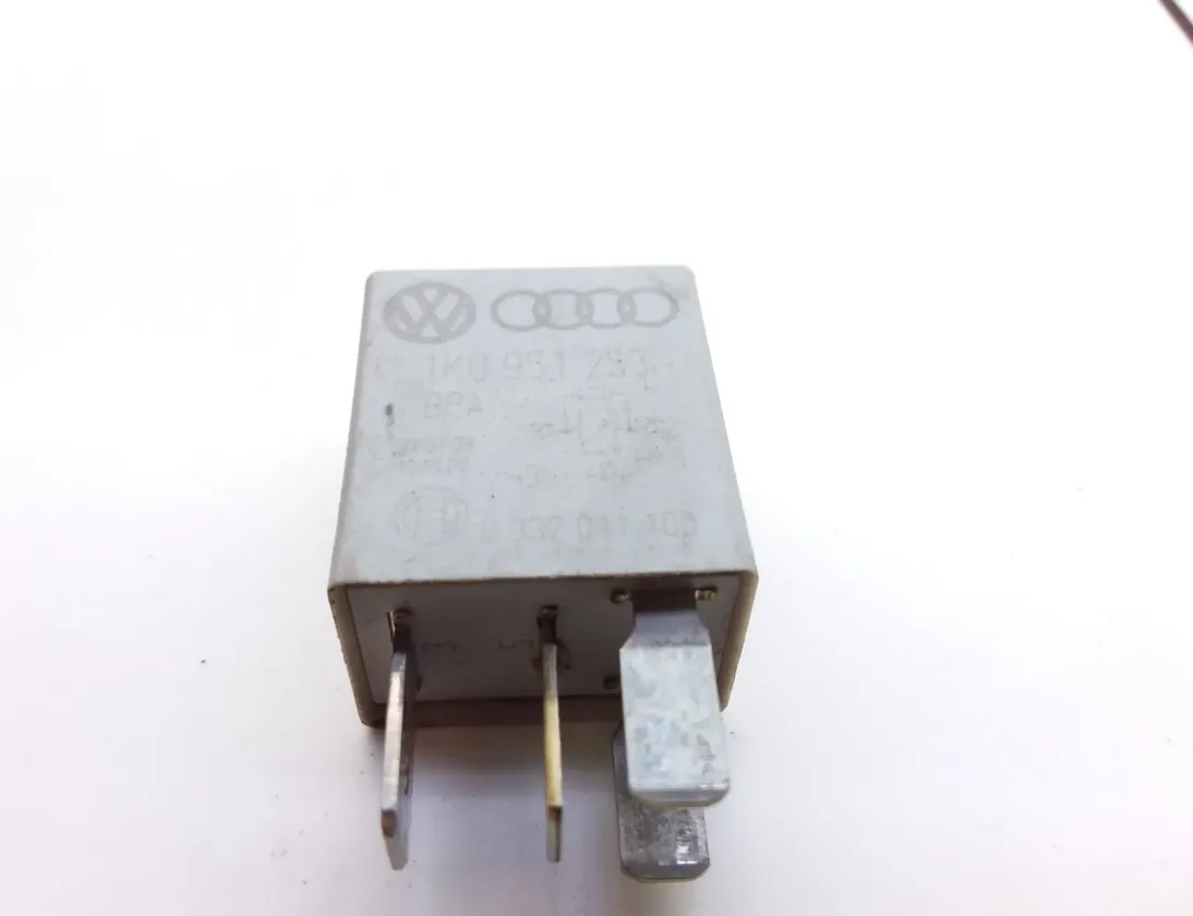 VOLKSWAGEN Touran 1 generation (2003-2015) Relays 0332011100,1k0951253 11594636