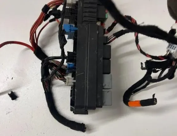 MERCEDES-BENZ M-Class W164 (2005-2011) Fuse box A1645402372 31061317