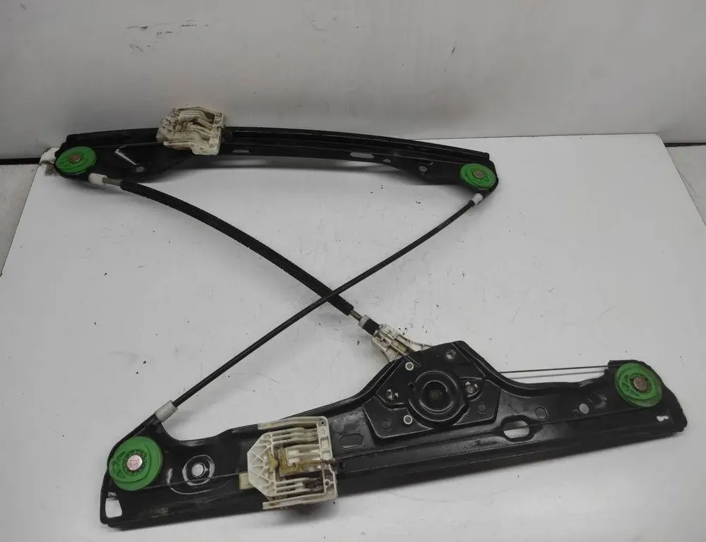 BMW 3 Series E90/E91/E92/E93 (2004-2013) Front Left Door Window Regulator 7060265 33240210