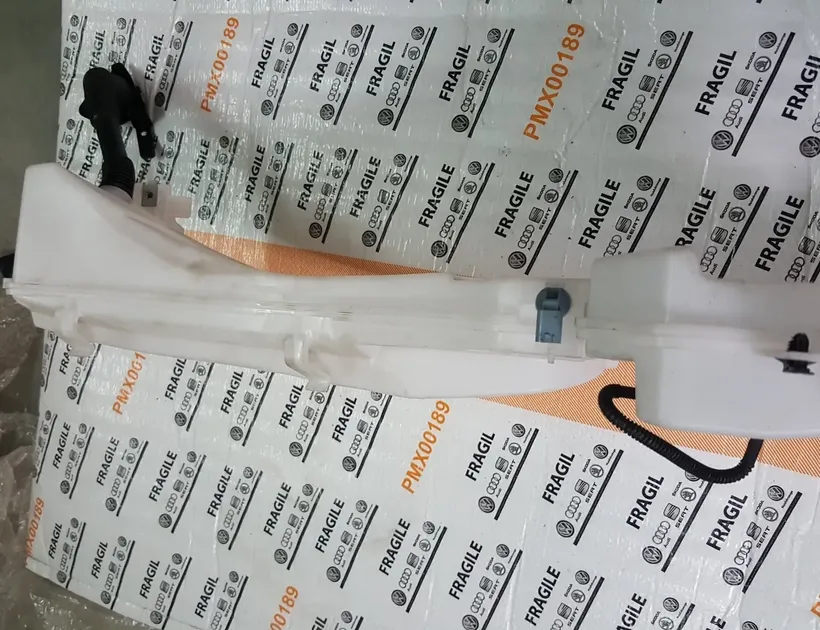 BMW X5 E70 (2006-2013) Window Washer Tank 10833217,108332-17 11476241