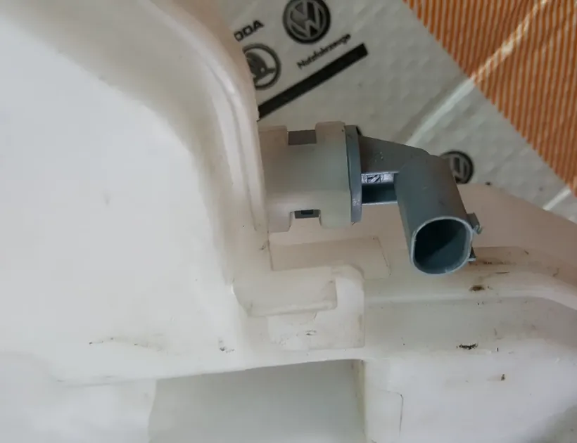 BMW X5 E70 (2006-2013) Window Washer Tank 10833217,108332-17 11476241