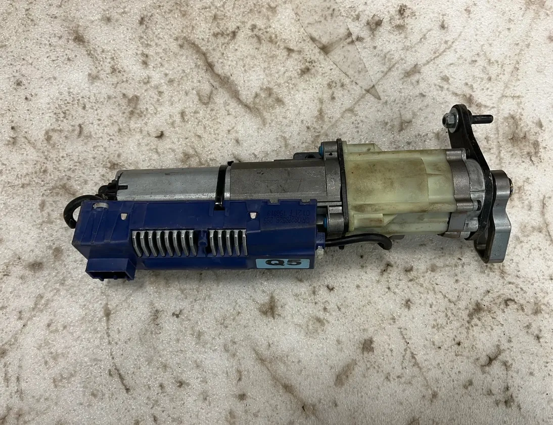 AUDI Q5 8R (2008-2017) Motor de cierre suave del maletero del portón trasero 8R0827852 22278855