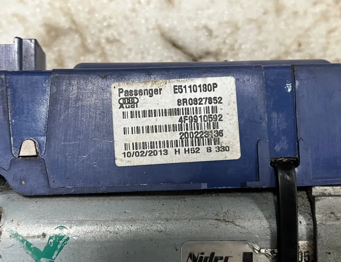 AUDI Q5 8R (2008-2017) Motor de cierre suave del maletero del portón trasero 8R0827852 22278855