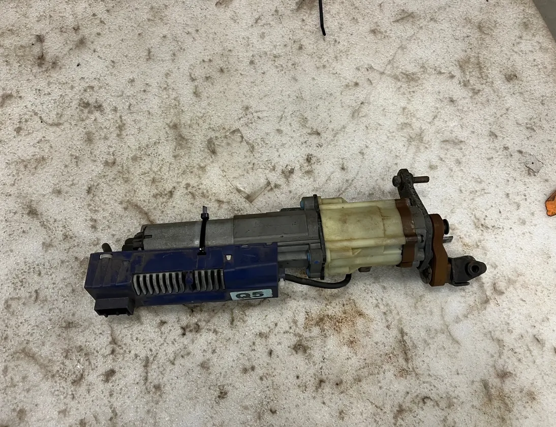 AUDI Q5 8R (2008-2017) Motor de cierre suave del maletero del portón trasero 8R0827852 22279421