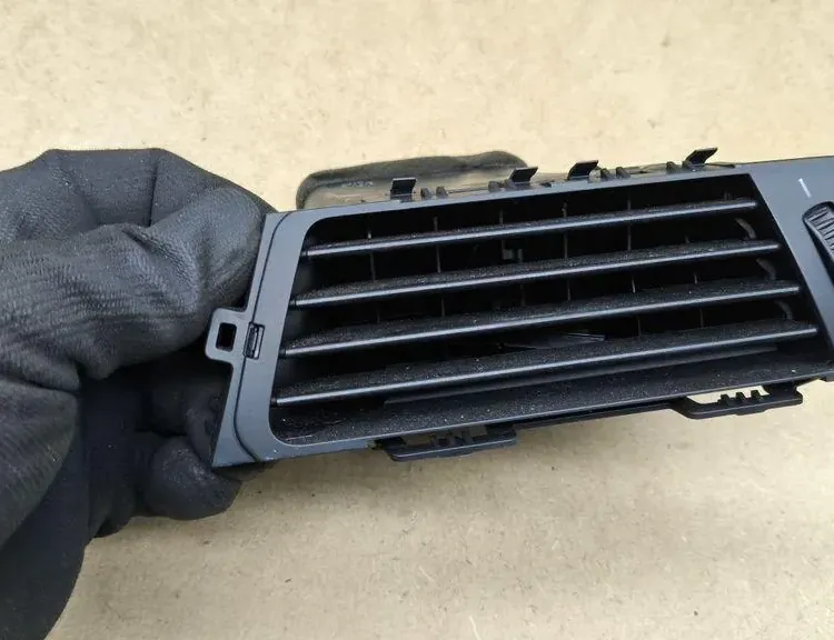 BMW 3 Series E90/E91/E92/E93 (2004-2013) Salidas de aire del tablero 144821,9130466 33158325