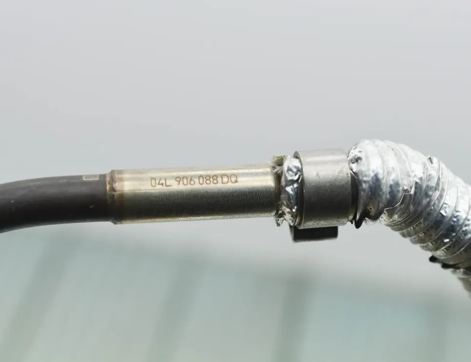VOLKSWAGEN Tiguan 2 generation (2016-2024) Sensor de temperatura de los gases de escape 04L906088DQ 10815791