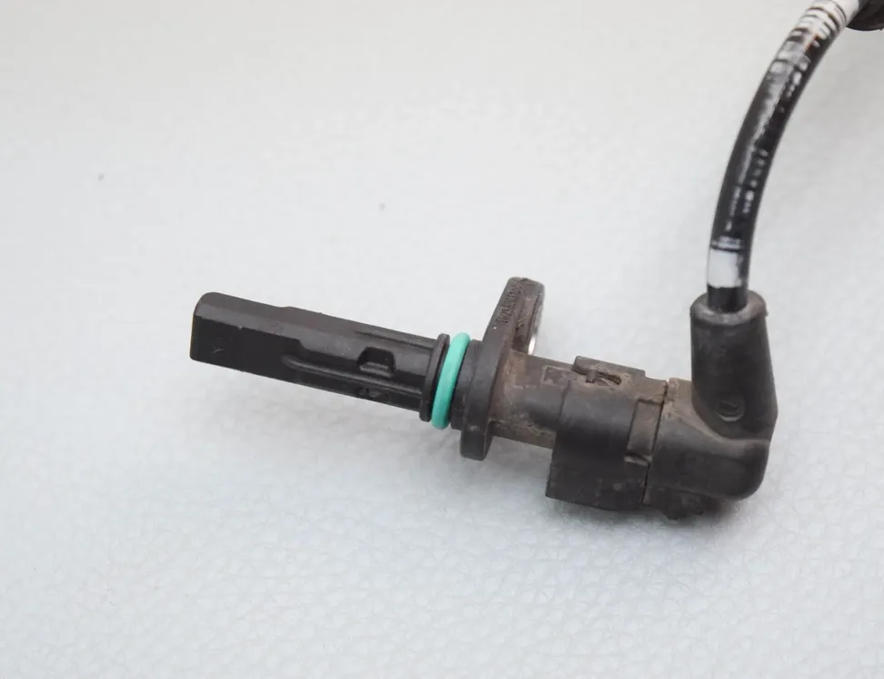 MERCEDES-BENZ E-Class W213/S213/C238/A238 (2016-2024) Sensor ABS trasero derecho A2135401813,A2135403905,A2135402805 27807586