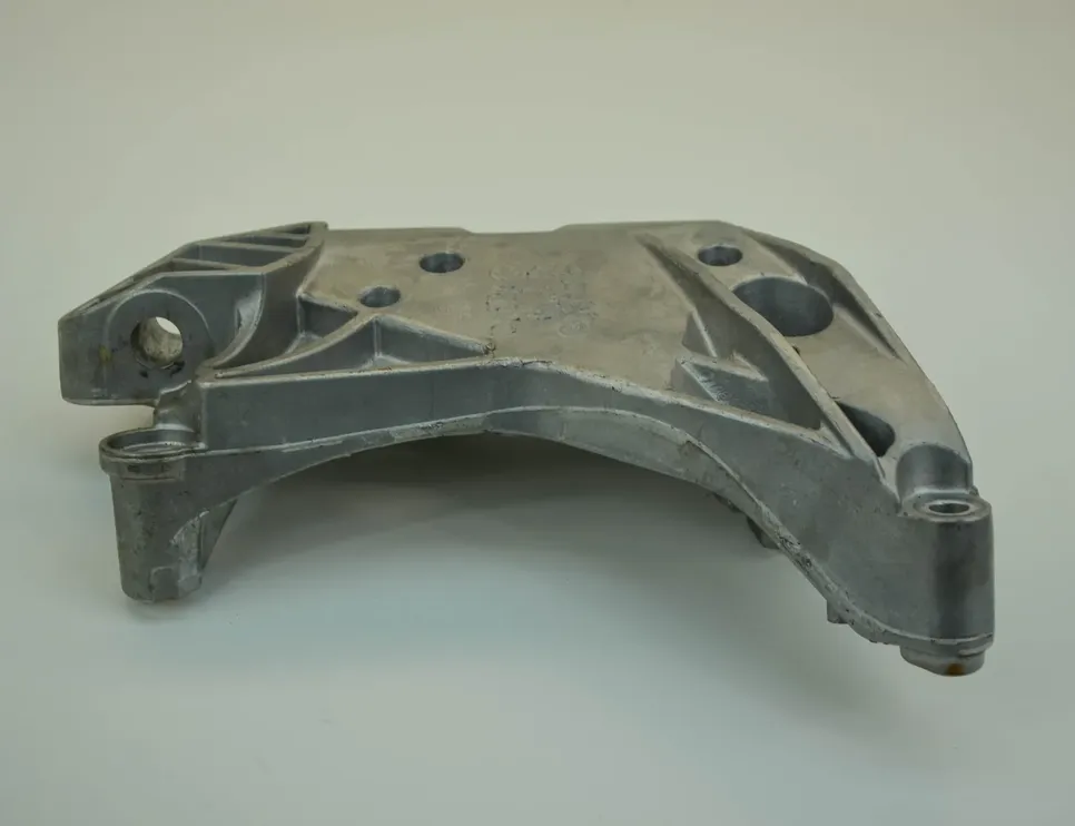 VOLKSWAGEN Tiguan 2 generation (2016-2024) Engine Bracket Right Side 06J199207P 3858114
