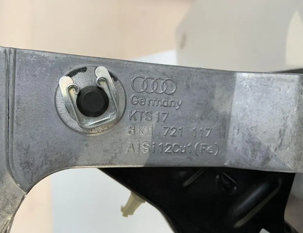 AUDI Q5 8R (2008-2017) Otras partes del cuerpo 8K1721117 33772464