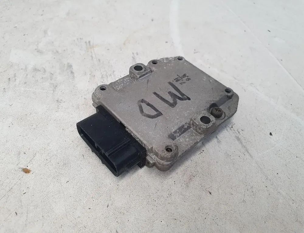 LEXUS LS 1 generation (1989-1997) Módulo de combustión 8962112050,1313002010 34235555