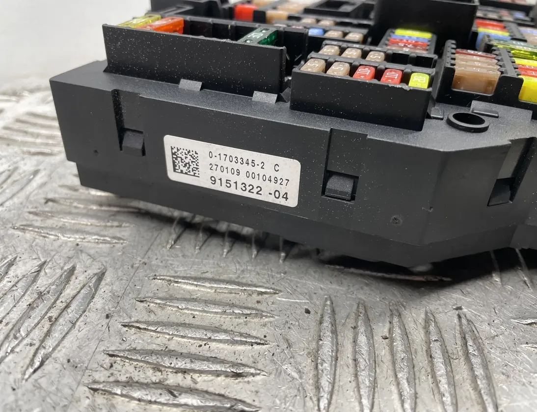 BMW 7 Series F01/F02 (2008-2015) Fuse box 9151322 23562021