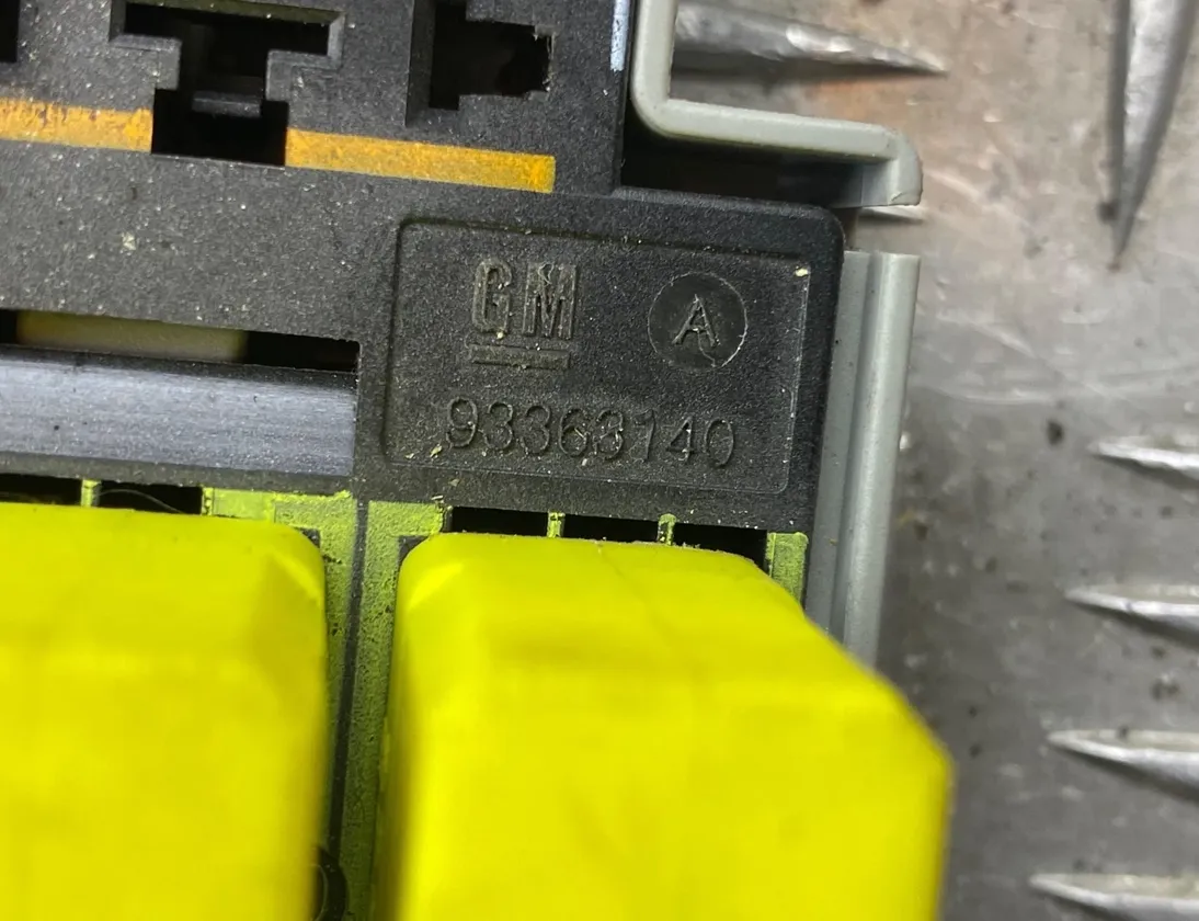 OPEL Meriva 1 generation (2002-2010) Fuse Box 93363140 29010045