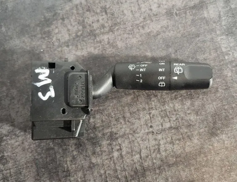 MAZDA 3 BK (2003-2009) Control de limpiaparabrisas 17D682 31505992