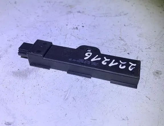 BMW 1 Series F20/F21 (2011-2020) Bootlid Antenna Amplifier 922083202 32116910