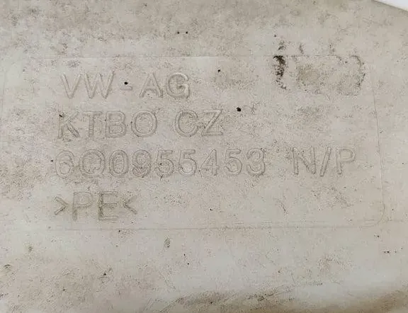 VOLKSWAGEN Polo 4 generation (2001-2009) Window Washer Tank 6Q0955453 31903059