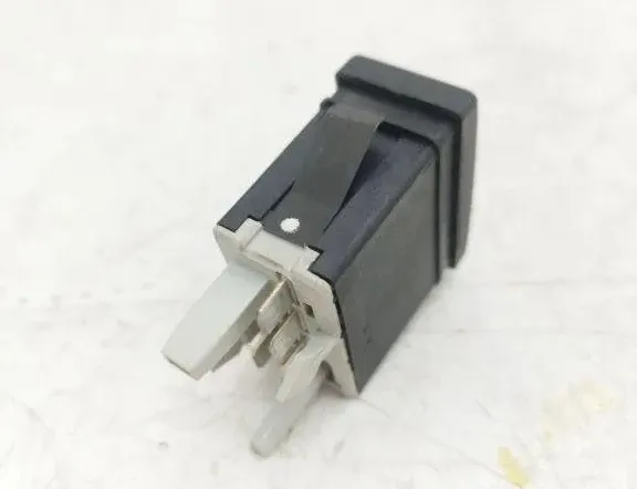 AUDI A4 B5/8D (1994-2001) Interruptor de ajuste de altura de los faros 8D0941301 31906812
