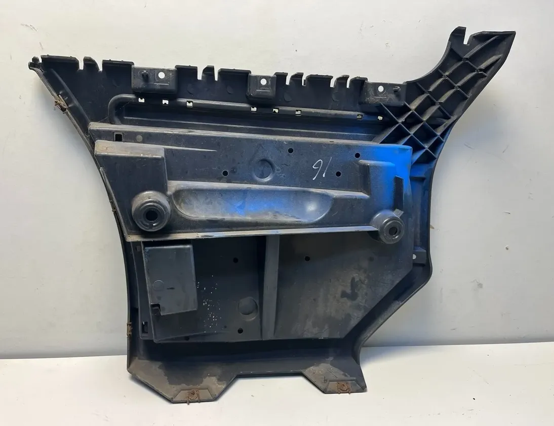 BMW M3 E90/E92/E93 (2007-2013) Soporte del parachoques trasero derecho 7900842 31208932