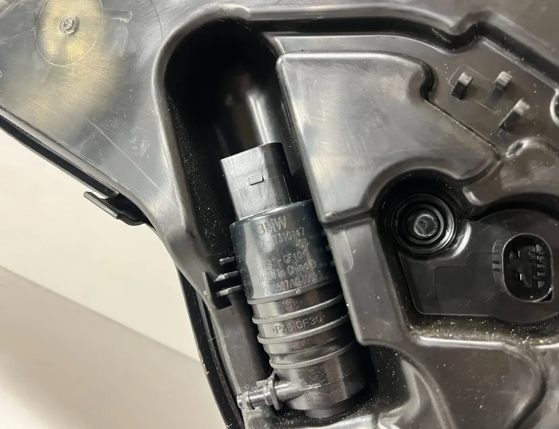 BMW X5 G05/G18 (2018-2024) Window Washer Tank 7499828,7483867,7310147,7345844,8736998 33121330