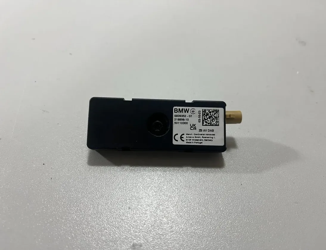 BMW X5 G05/G18 (2018-2024) Amplificador de antena de tapa de maletero 6839352 33585030