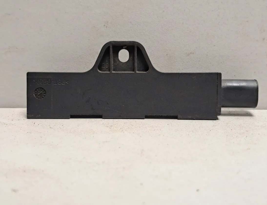 BMW X7 G07 (2018-2024) Keyless Entry Antenna 6832066 34069385