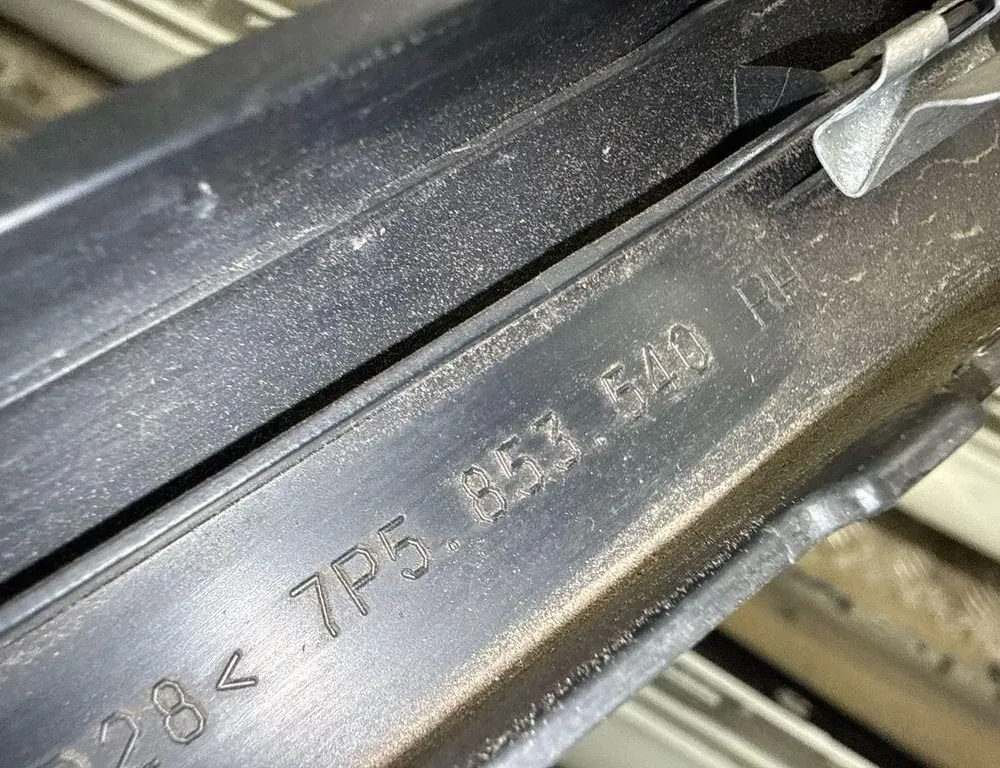 PORSCHE Cayenne 958 (2010-2018) Left Side Plastic Sideskirt Cover 7P5854884 34987763