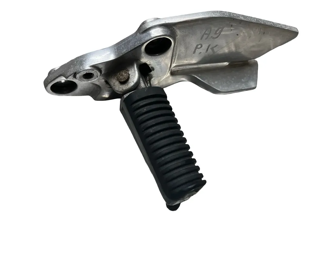 YAMAHA XJ Front left side footrest peg hanger  34937468