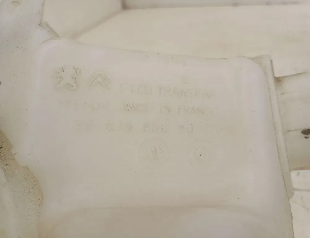 PEUGEOT 2008 2 generation (2019-2023) Tanque de lavado de ventanas 968398868000 31125950