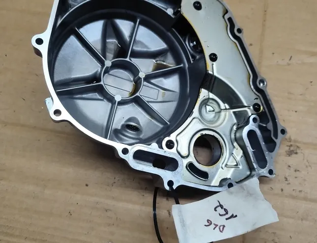 SUZUKI DL Clutch case cover 34890631