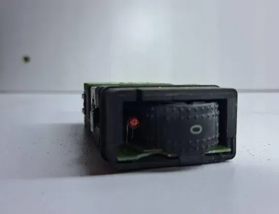 VOLKSWAGEN Passat B5 (1996-2005) Seat heating switch 3B0963564C 34990977