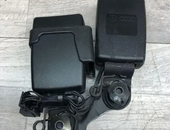 AUDI A6 C7/4G (2010-2020) Hebilla del asiento trasero derecho 4G0857739A 34990281