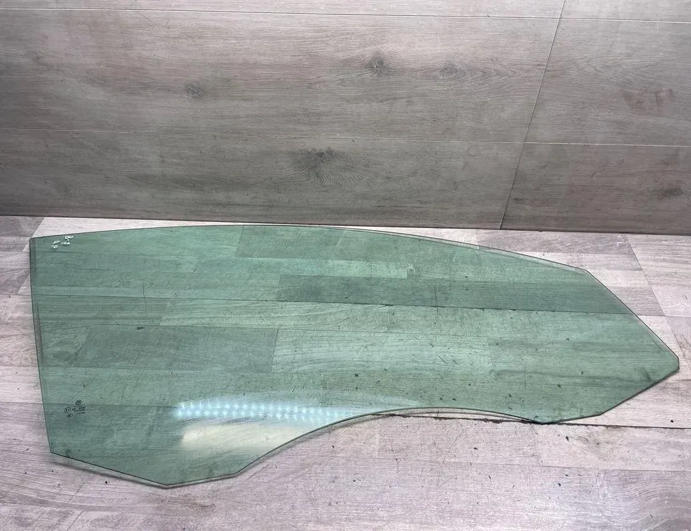 VOLKSWAGEN Passat B7 (2010-2015) Front Right Door Glass 43R00082 34981351