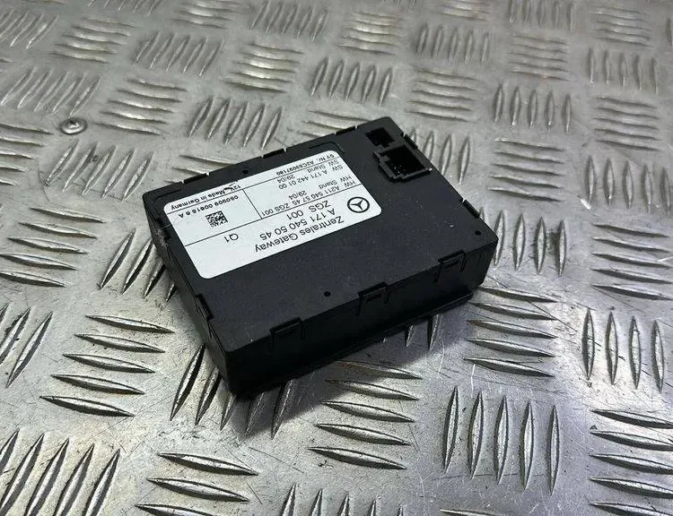 MERCEDES-BENZ SLK-Class R171 (2004-2011) Gateway Control Unit A1715405045 31839672