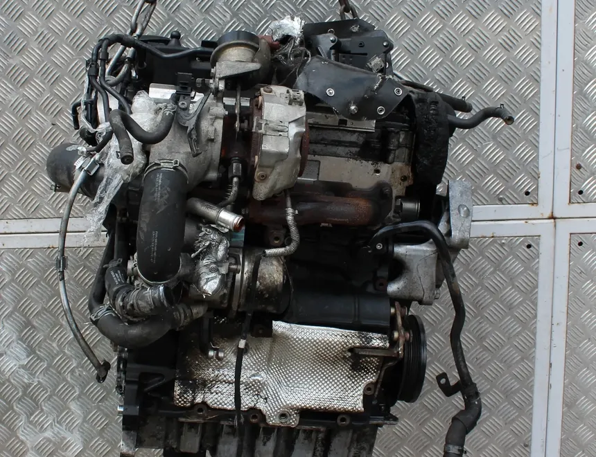 VOLKSWAGEN Passat B8 (2014-2023) Motor CRL 25704200