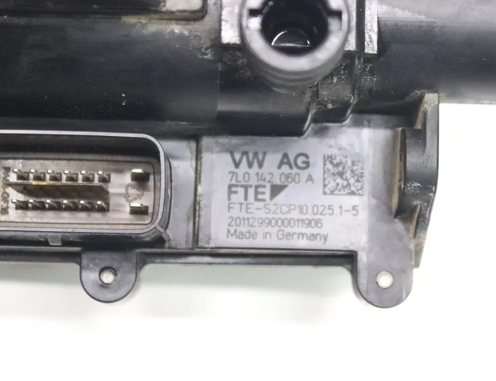 PORSCHE Cayenne 958 (2010-2018) Hydraulic pump 7L0142060A 34486848