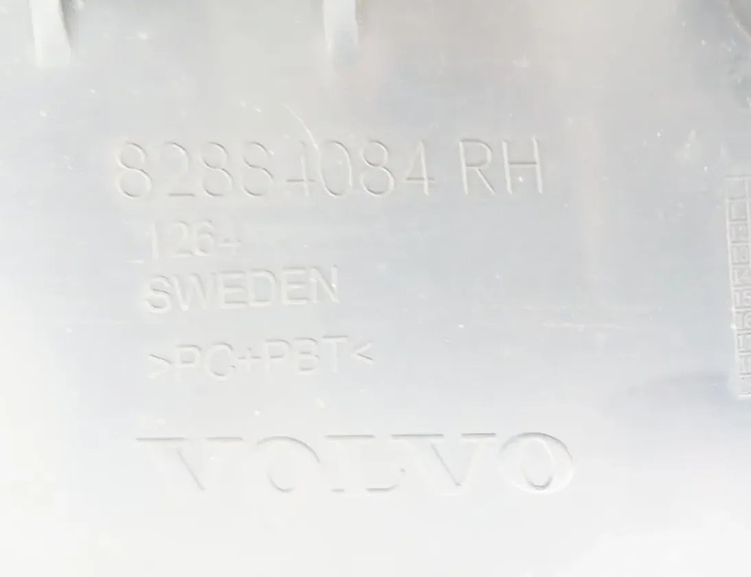 VOLVO FH II (2012-present) Front left headlamp trim 82884084 29974049