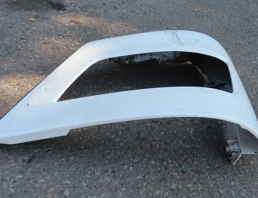 MAN TGX (2007-present) Front left headlamp trim 81.41610-6751 34801833