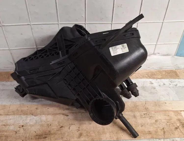 AUDI Q5 8R (2008-2017) Air Filter Box 8K0133843E,4011037E,8K0133837T 33978580