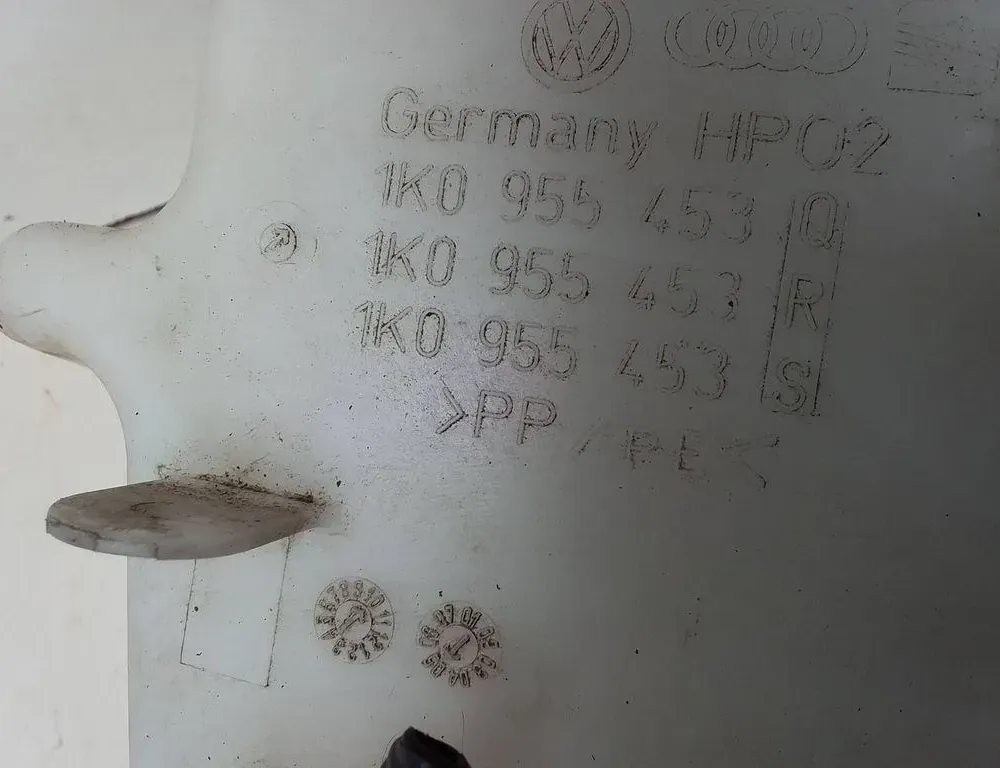 VOLKSWAGEN Golf 8 generation (2019-2023) Window Washer Tank 1K0955453R,1K0955453S 34184331