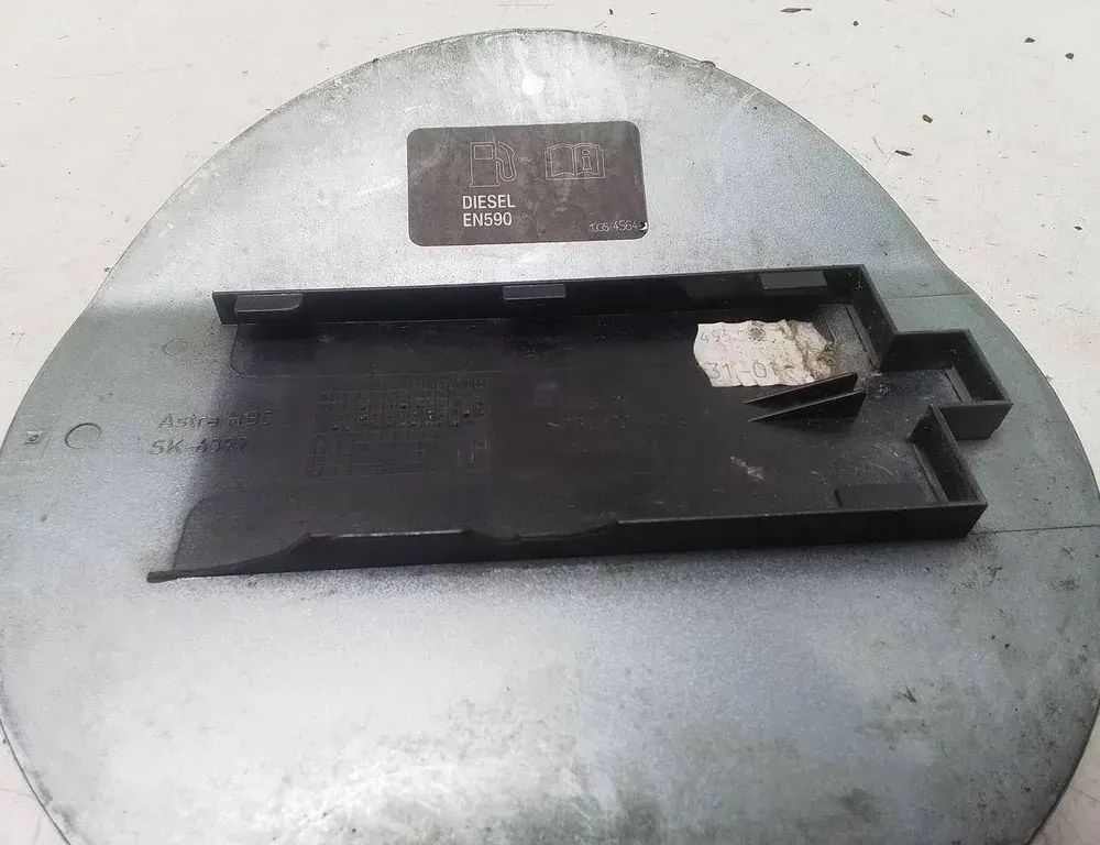 OPEL Astra J (2009-2020) Cerradura de la tapa del tanque de combustible 498166255,13281384 34183561