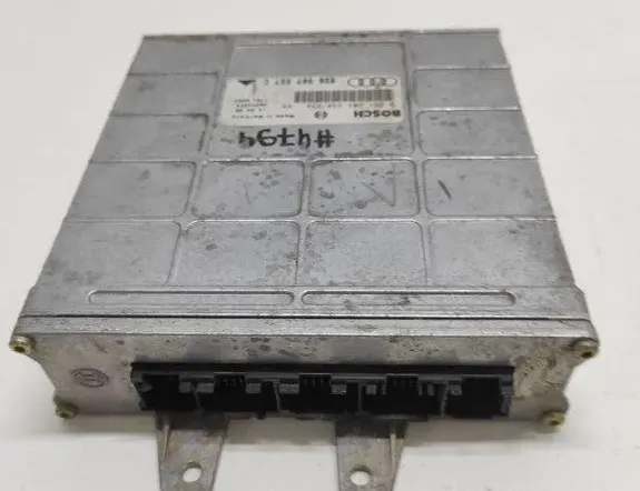 AUDI A4 B5/8D (1994-2001) Unidad de control del motor ECU 0261203938939 32241663