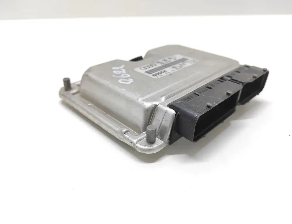 AUDI A6 C5/4B (1997-2004) Unidad de control del motor ECU 0281010494 32819811