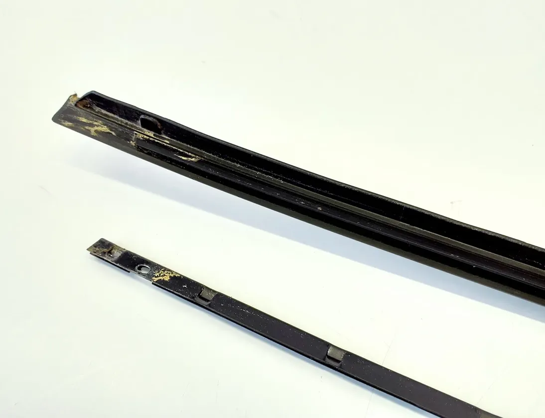 SKODA Octavia COMBI (2019-2024) Windshield Right Vertical Trim 5E3854328 32067220