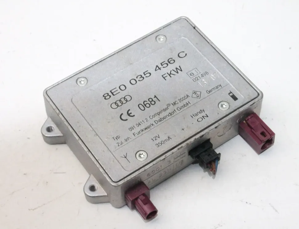 AUDI A4 B7/8E (2004-2008) Amplificador de antena de tapa de maletero 8E0035456C 22771753