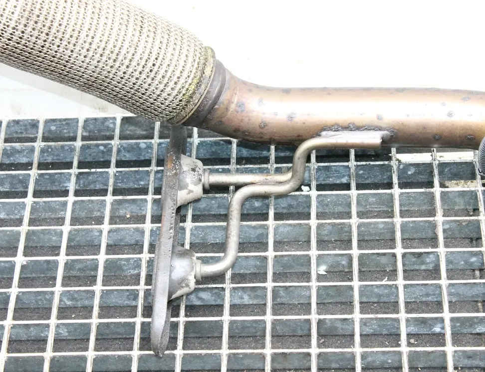 VOLKSWAGEN Passat B8 (2014-2023) Abrazadera del conector del silenciador 35103440