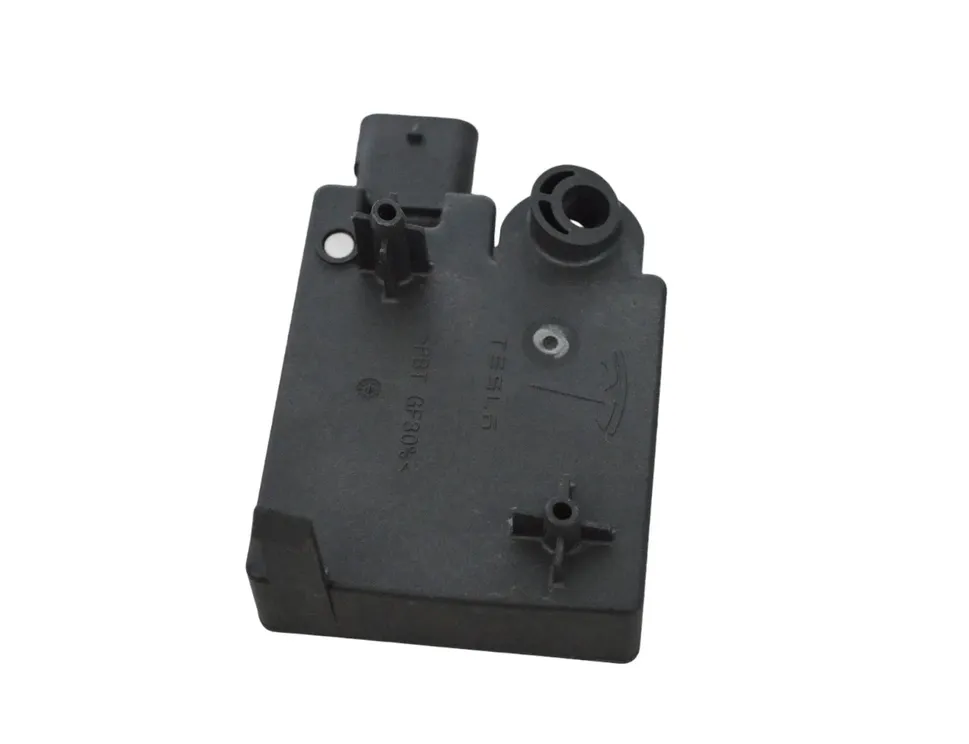 TESLA Model 3 1 generation (2017-2024) Bootlid Control Unit 1097855-00-H 24385530